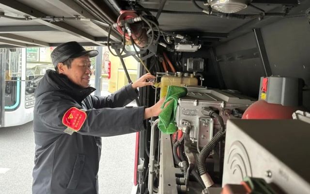 安全行車105.5萬公里 這位公交駕駛員是怎么做到的？