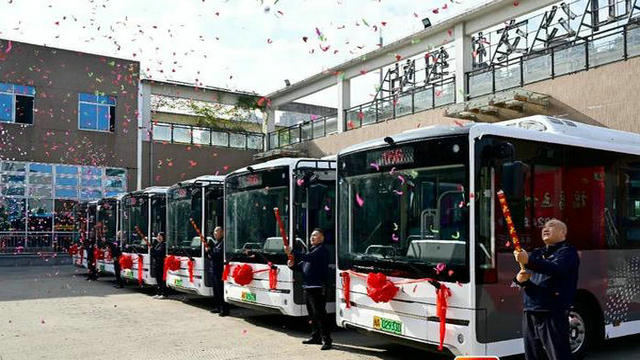 公交車型“大轉小”、福州啟用7米級低地板純電動公交車