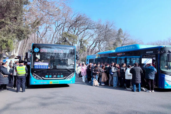 南京這里“熱辣滾燙”！公交假日旅游線直達(dá)→