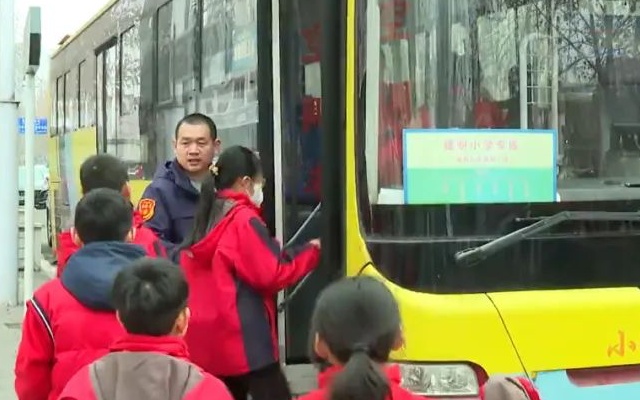 “校門口”到“家門口” 石家莊市小學(xué)生免費(fèi)公交專線恢復(fù)運(yùn)營(yíng)