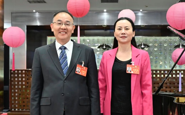 全國政協(xié)常委馬軍勝、委員馬珺：加強城市公共交通法規(guī)政策保障