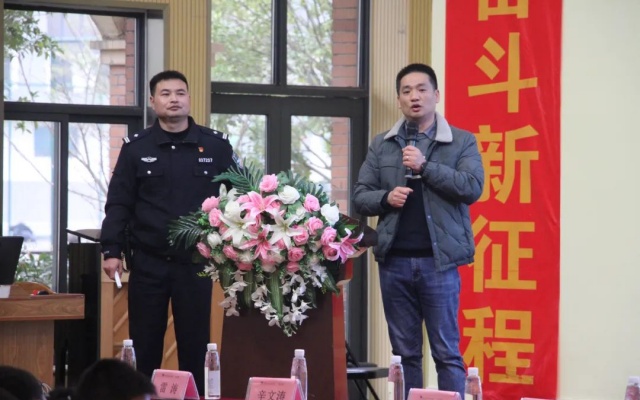 確保定制專線安全運營 貴陽公交開展“開學第一課”安全教育活動