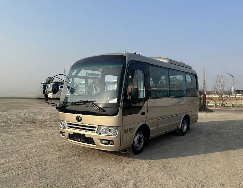 19座非營運中型六速宇通6609客車 