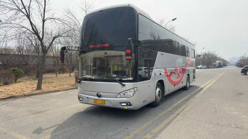 2017年12月 國(guó)五54座鍋爐暖氣宇通6118氣囊旅游車