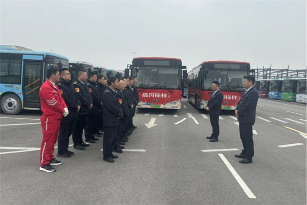 護航學生春游行 淮安公交做了哪些工作？