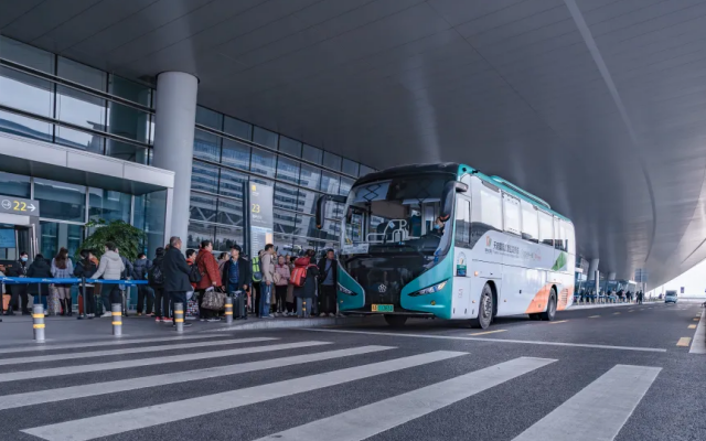 “一賽一會一假期”將至 成都公交發(fā)布機場乘車指南