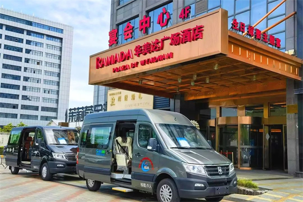 “江蘇快客”創建表彰會召開 亞星客車現場發布新方案
