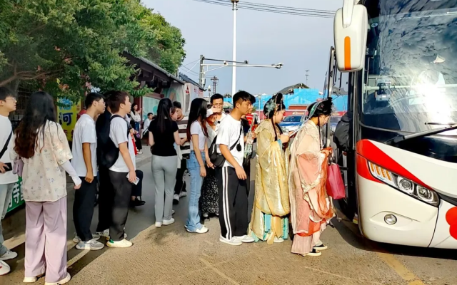 端午佳節(jié)保暢行！洛陽公交集團(tuán)多措并舉助力群眾節(jié)日出行