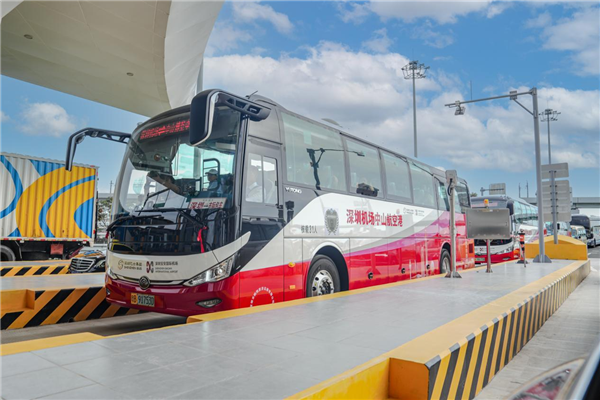天塹變通途! 宇通高端新能源客車(chē)雙向領(lǐng)跑“深中通道”