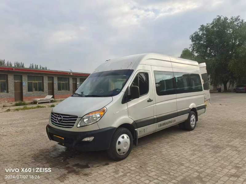 2024年1月 國六中型17座有天窗江淮6601營運車