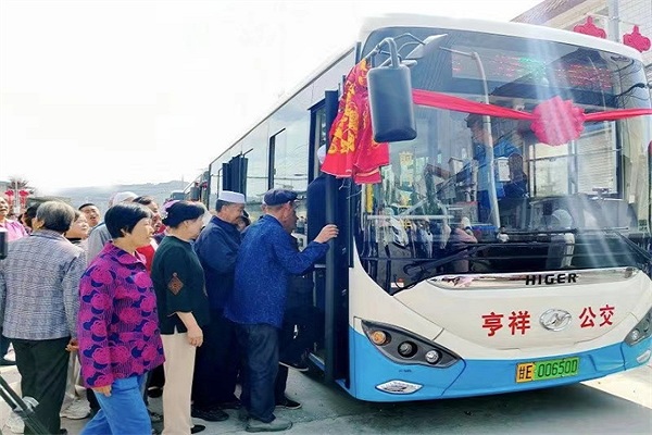 “公交延伸”幸福感！批量蘇州金龍蔚藍(lán)公交再次交付張家川
