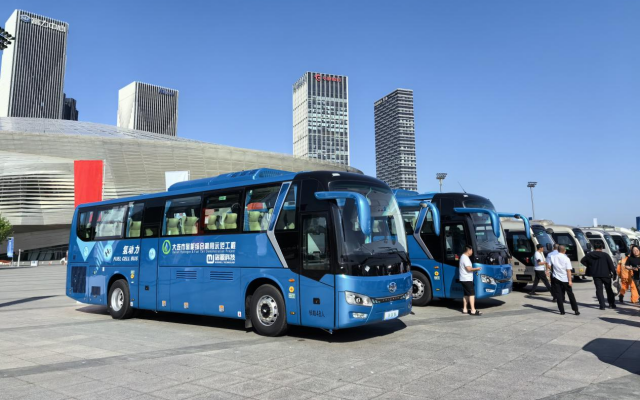 領(lǐng)跑2024夏季達沃斯綠色出行 金旅氫燃料電池客車提供保障