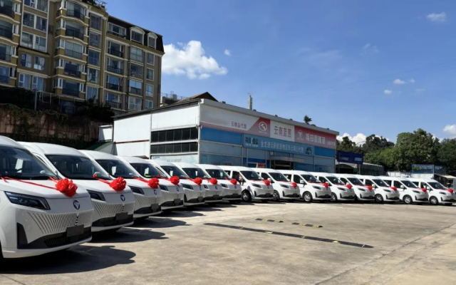 以躍級品質(zhì)助客運(yùn)提質(zhì)發(fā)展 圖雅諾大V批量交付云南