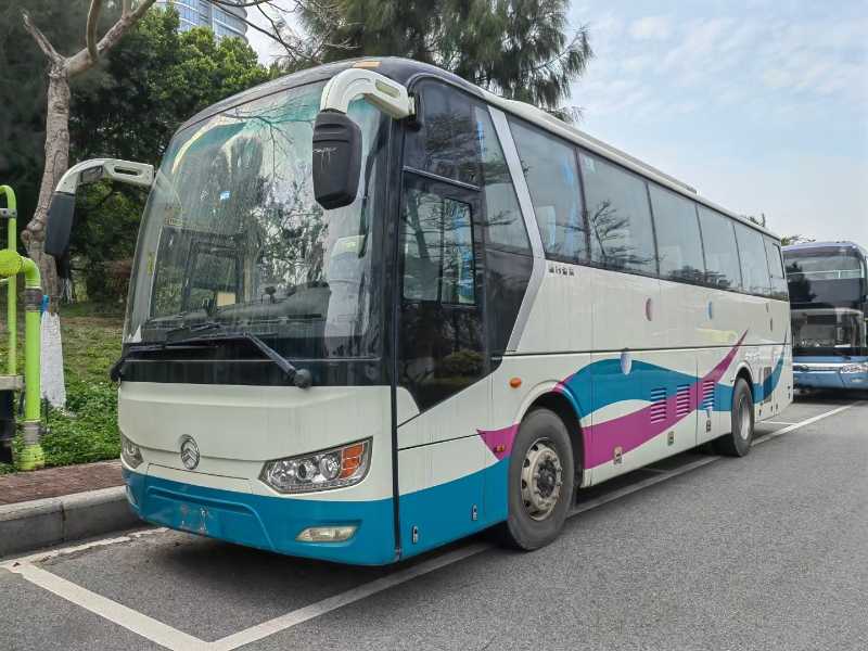 多臺(tái)47座寧德時(shí)代金旅6102電車
