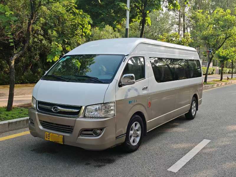 2015年6月 粵B非營運18座柴油九龍A6中型車 