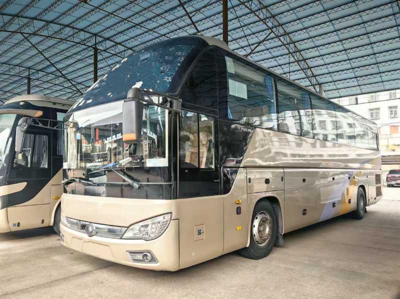2017年5月 國(guó)五42座宇通6122旅游車
