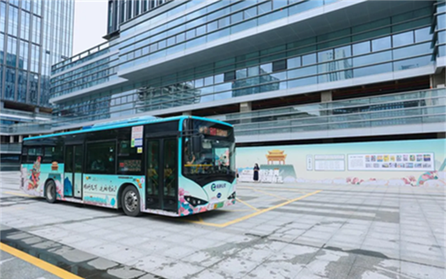 坐上公交感受城市溫度，這兩條線你不能錯過！