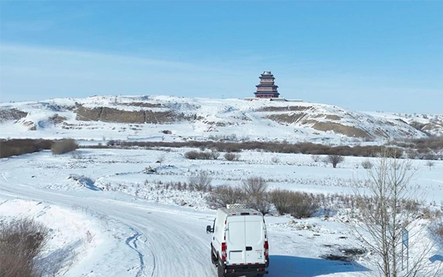 極寒挑戰(zhàn)者 越野勇士依維柯4×4的冰雪試煉