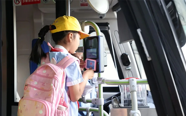 “數說”歐輝通學車 零事故零故障 524部車服務1.5萬學生