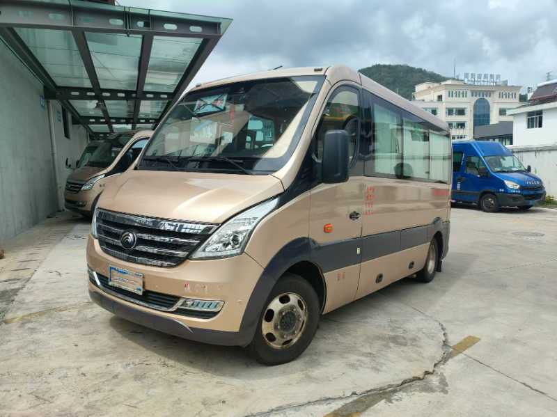 2021年3月 國五藍(lán)牌宇通6601小型高配車