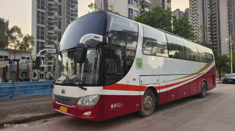 2013年2月 粵牌國(guó)三53座12米安凱6124旅游車