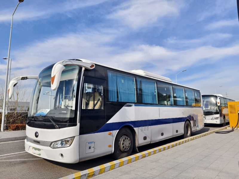 2017年12月 多臺44座有暖氣寧德時代宇通6115電車