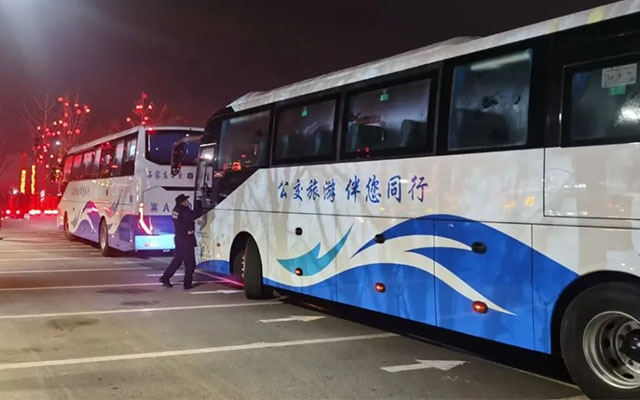 石家莊公交應對跨年夜大考 提升大型活動保障能力