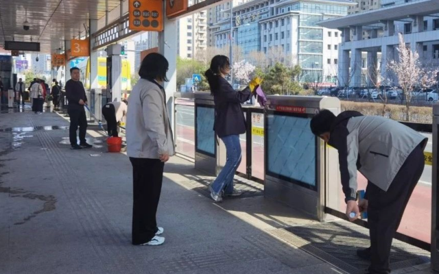 延吉公交BRT站臺美化 扮靚城市“會客廳”