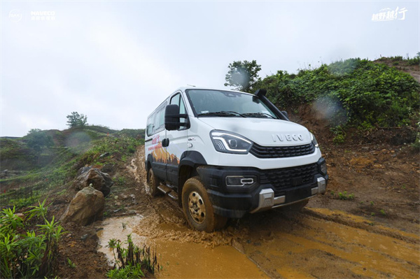 依維柯山海征途體驗營試駕，車友直呼：這車把越野玩明白了