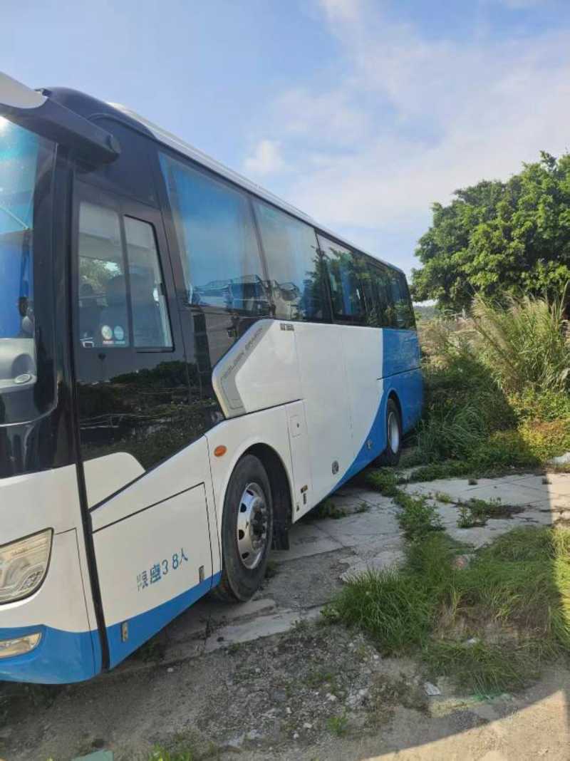 2021年上牌38座國五金旅6907通倉客車