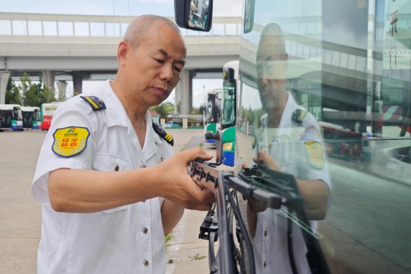 來自老兵的守護！退伍軍人劉長發的公交人生