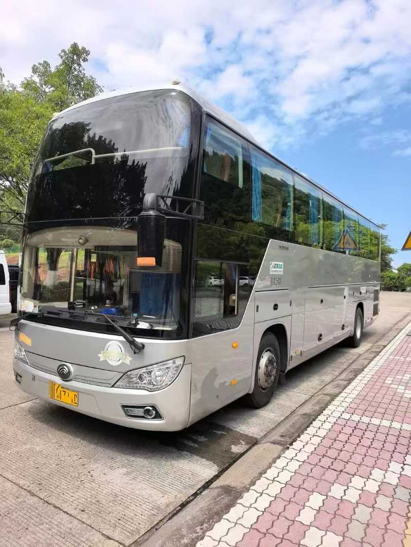 2017年7月上牌一層半54座宇通6118一手旅游車
