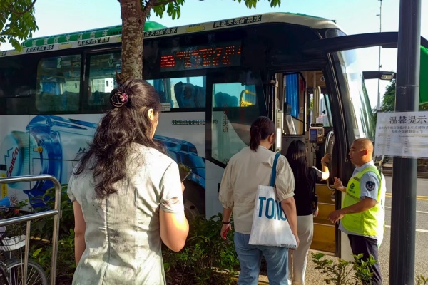 深圳公交：精準(zhǔn)出行，快速暢達(dá)地鐵站