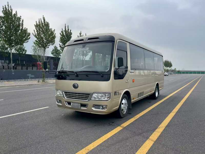 2017年1月 兩臺19座汽油宇通T7旅游車