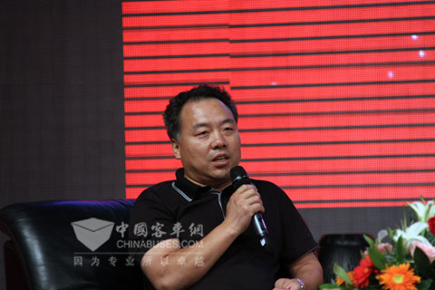 中國(guó)公路學(xué)會(huì)客車(chē)分會(huì)的佘振清