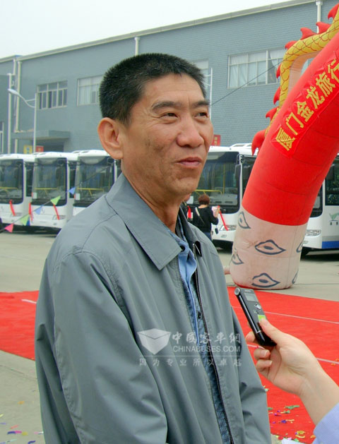 蕪湖運泰汽車運輸集團有限公司副總經理朱童建接受采訪