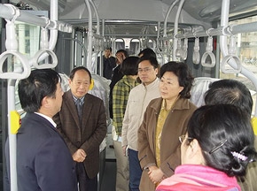 安徽省長助理花建慧希望安凱成為我國新能源客車的強者
