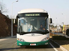 綠色環保體驗 試駕安源油電混合動力客車