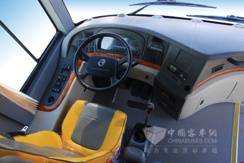 XML6125雙層儀表盤