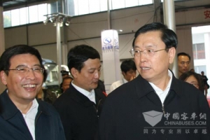 圖說2010汽車零部件博覽會金龍客車展臺