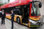 美國長灘運(yùn)輸公司混合動(dòng)力公交車上路