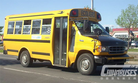 藍(lán)鳥(niǎo) MB-II/MB-IV 型校車(chē)