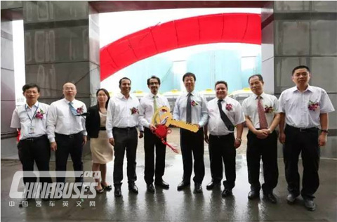 玻利維亞代表團赴廈參加大金龍交車儀式