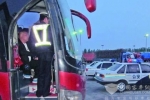乘客QQ報警 四地聯動堵截超載客車