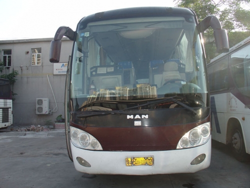低價出售03年11月的6120H曼客車,適合跑客運,旅游,單位用車等