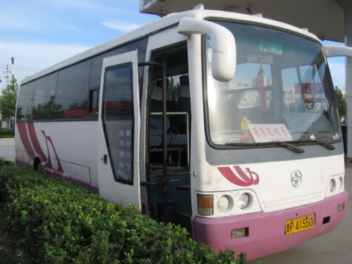 此車采用原裝進(jìn)口康明斯發(fā)動機