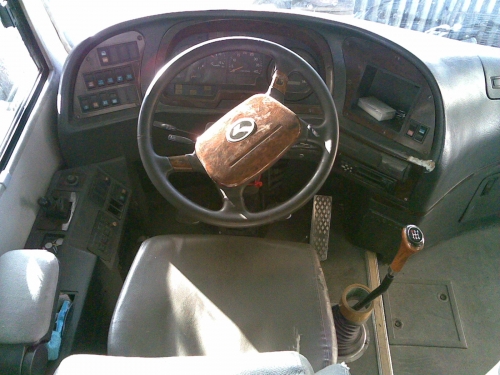 出售二手04年金龍客車6840