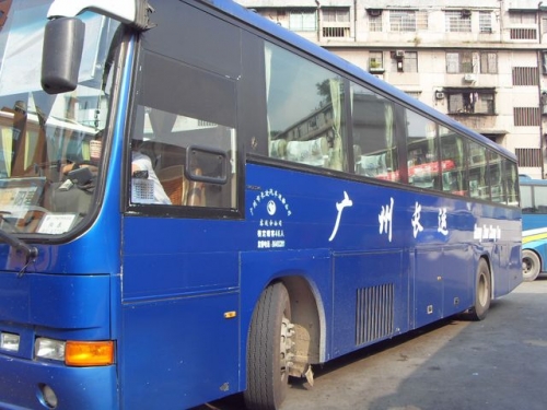 低價出售兩臺00年1月西沃B10M4臺，座位數47座