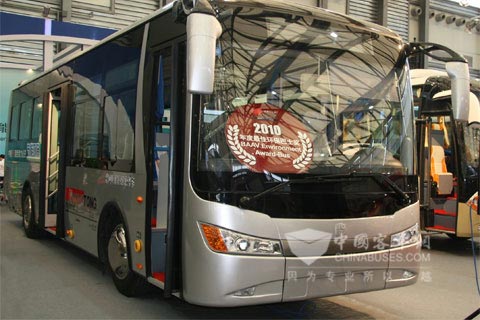 中通LCK6101GEV型十米級(jí)混合動(dòng)力（AMT）公交車